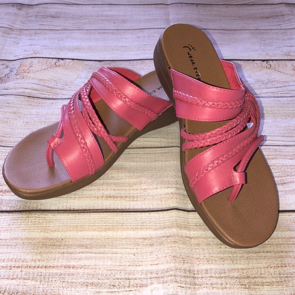 Wear Ever by Bear Traps Sandal - NWOT - Size 9.5